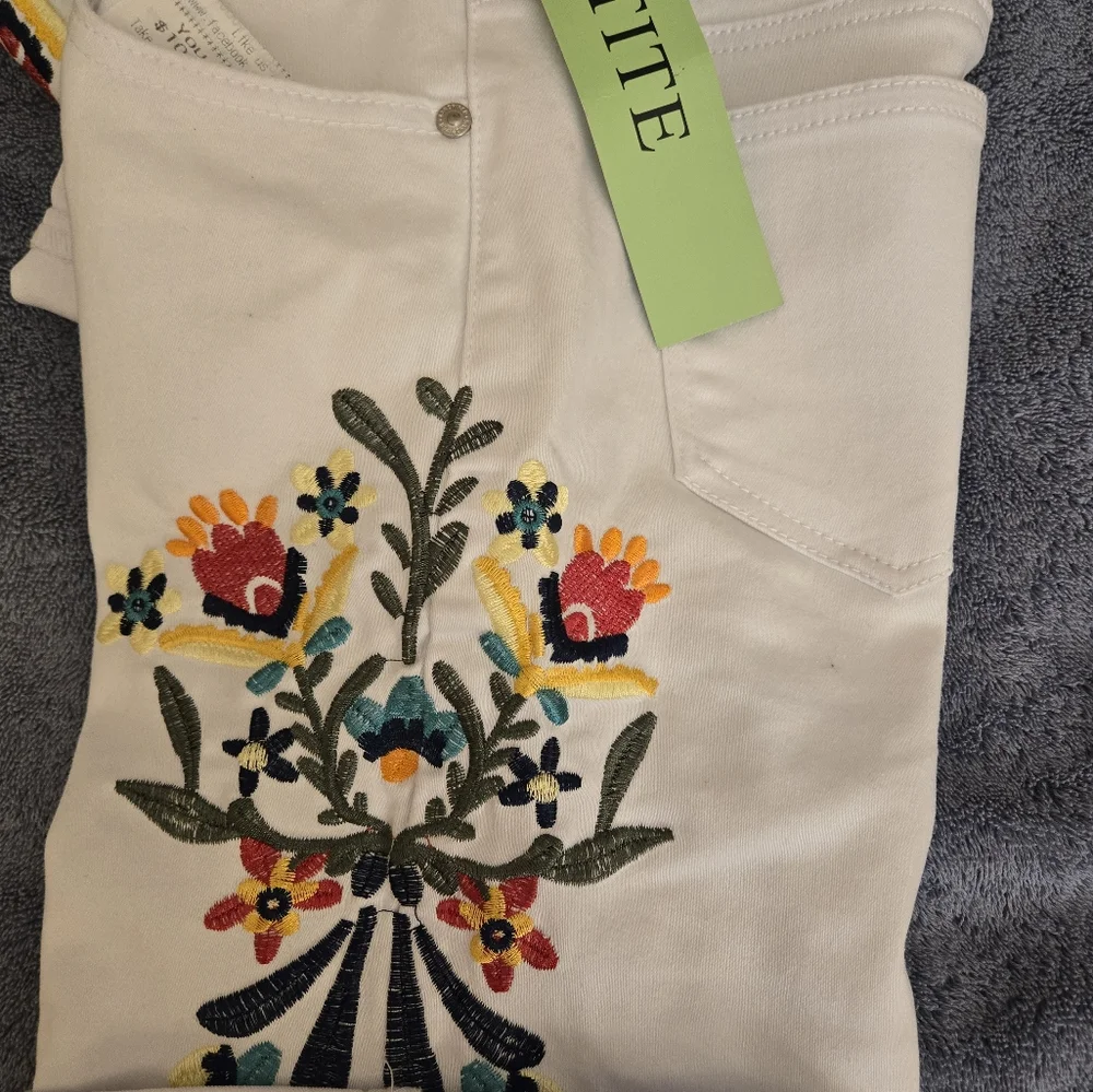 Sandpiper White Jean Shorts with Floral Embroidery - Picture 3 of 4